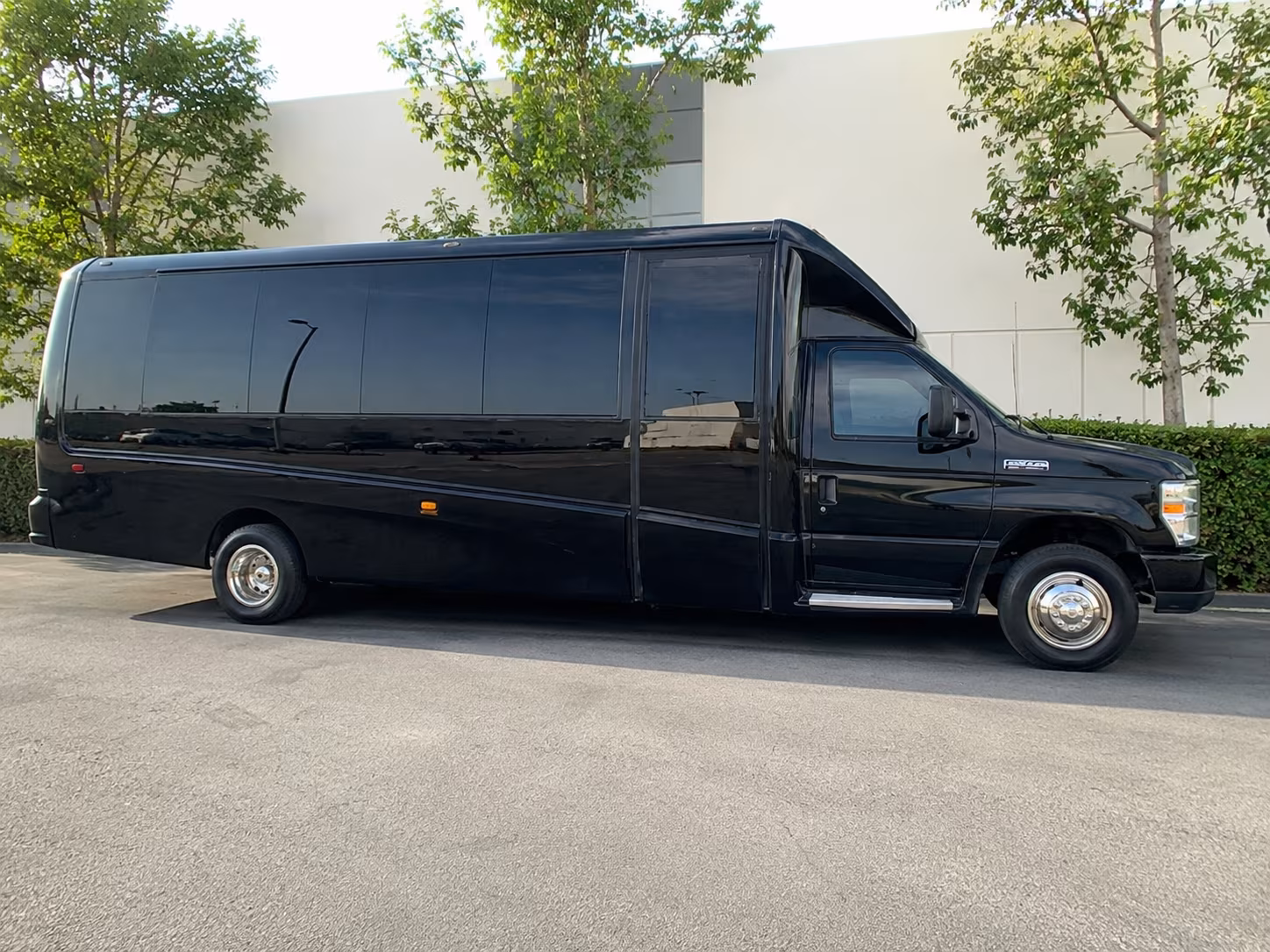 large group bus rentals for temecula corporate meetings and offsites