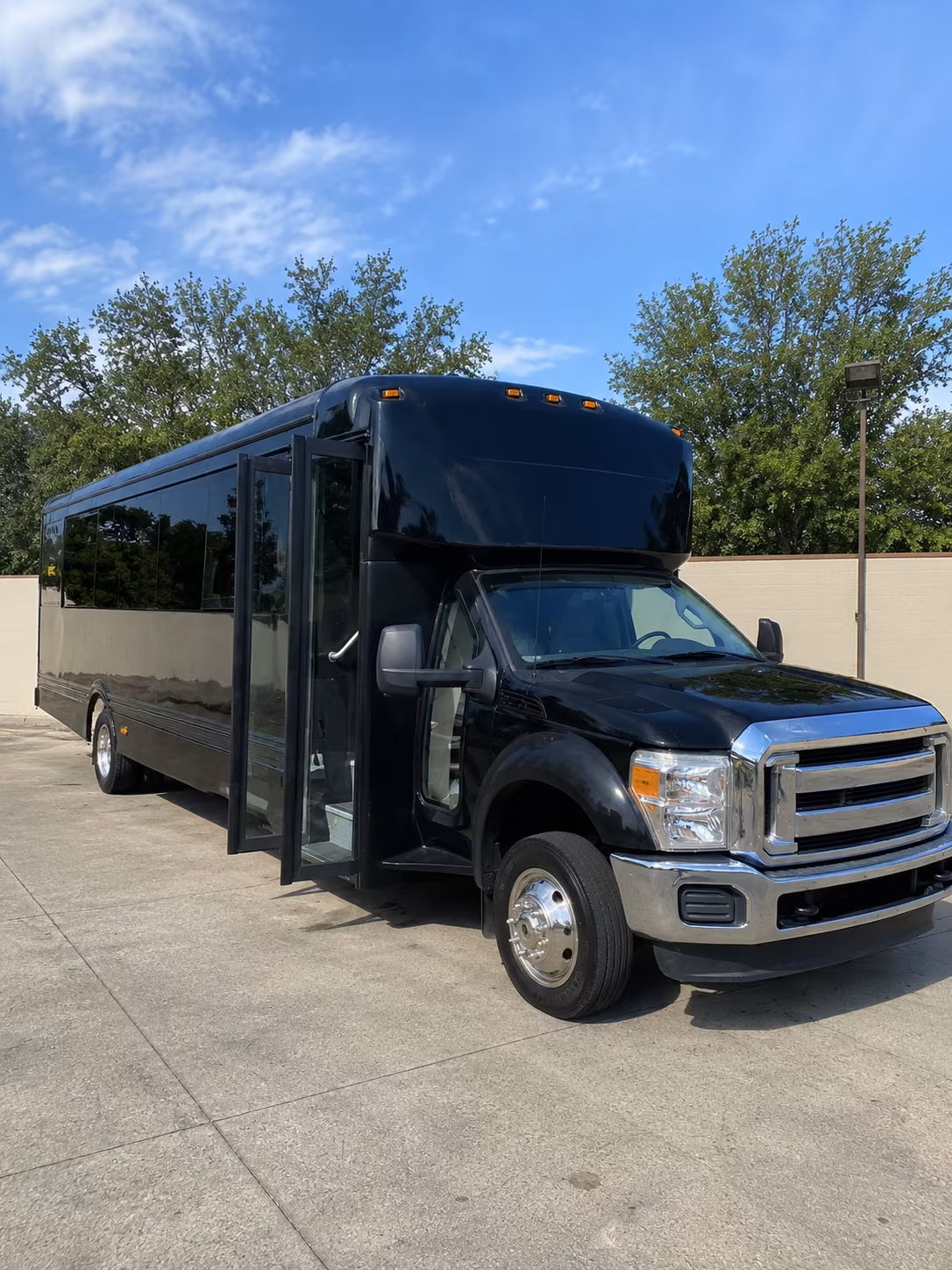temecula 20 passenger party bus